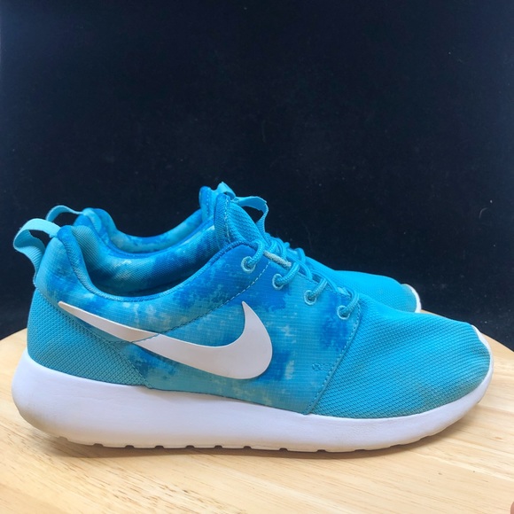 Nike Womens Rosherun Print Clearwater 599432-414 White/Dark Electric Blue Sz 8.5 - Picture 4 of 10